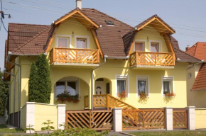 Гостиница Erika Appartementhaus  Кестхей